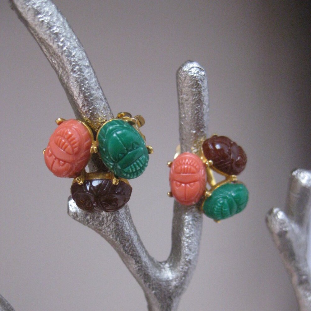 Vintage Celebrity New York Gold Tone Scarab Clip on Earrings